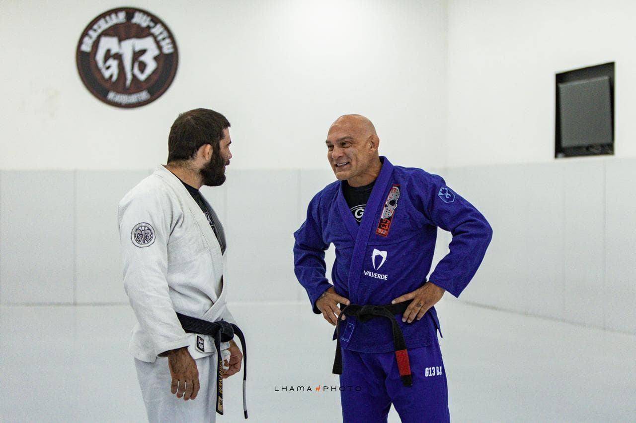 Mestre da G13 no tatame da Headquarters